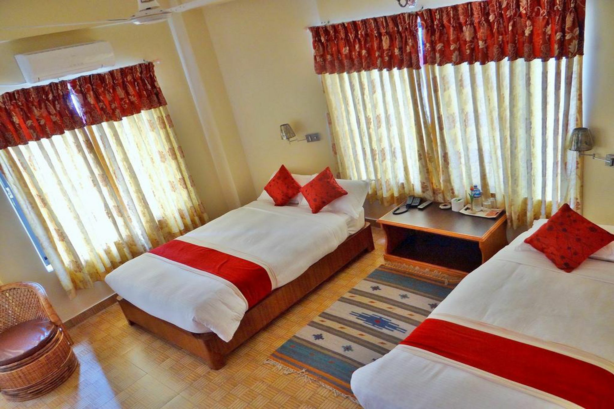 Silver Sky Hotel Pokhara Exterior foto